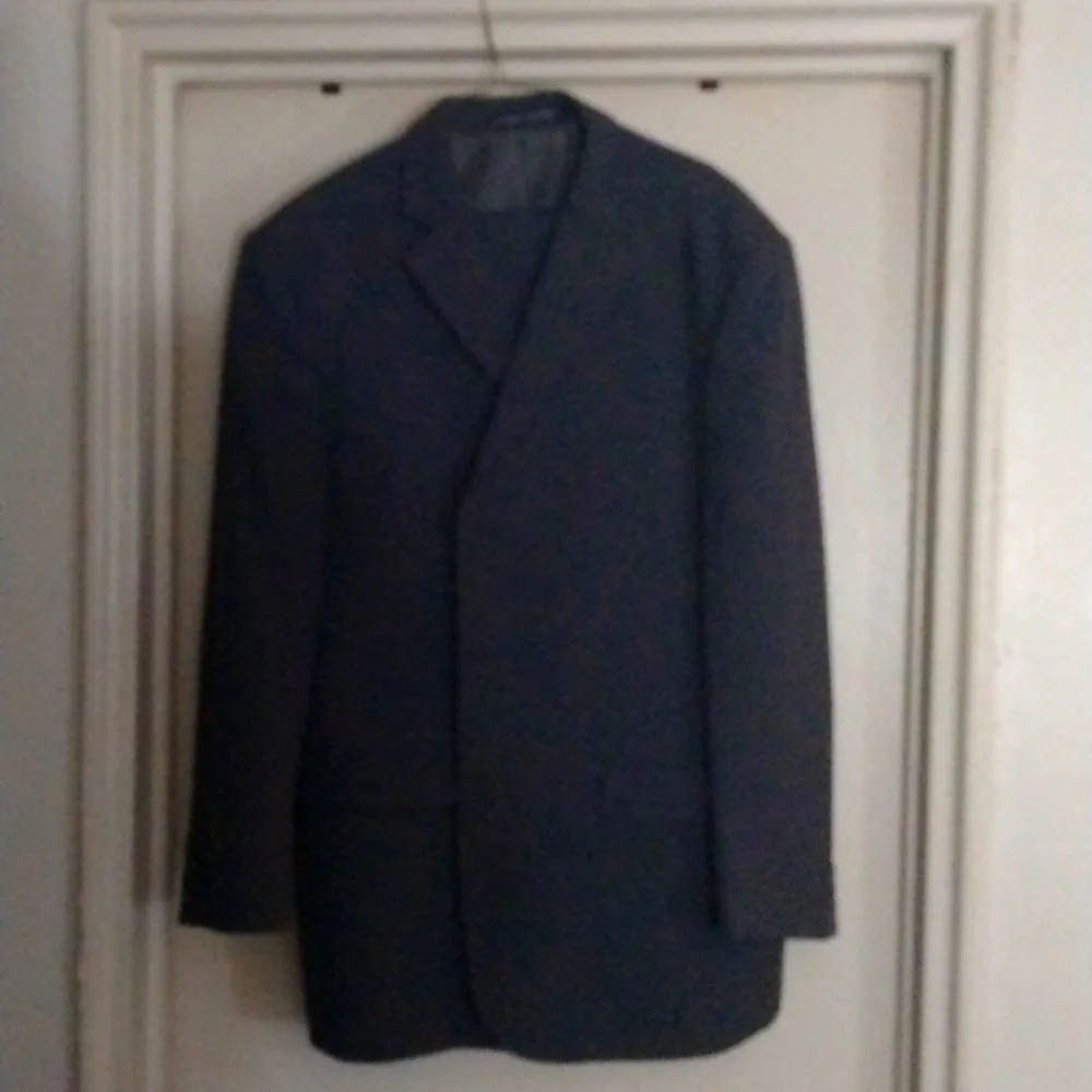 Business suit - Picture 1 of 3